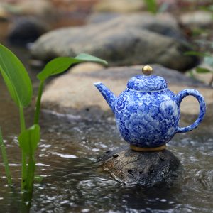 516c18c8729b484f9ffc9cfbe1e128f45a7d1696988a1eb8ac6b8c9ecaf80869 Premium Hand-Painted Tea Ware • Thousand-Flower Handmade Teapot • Exquisite Hand-Painted with Ball Infuser • Jingdezhen Hand-Painted Blue and White Porcelain