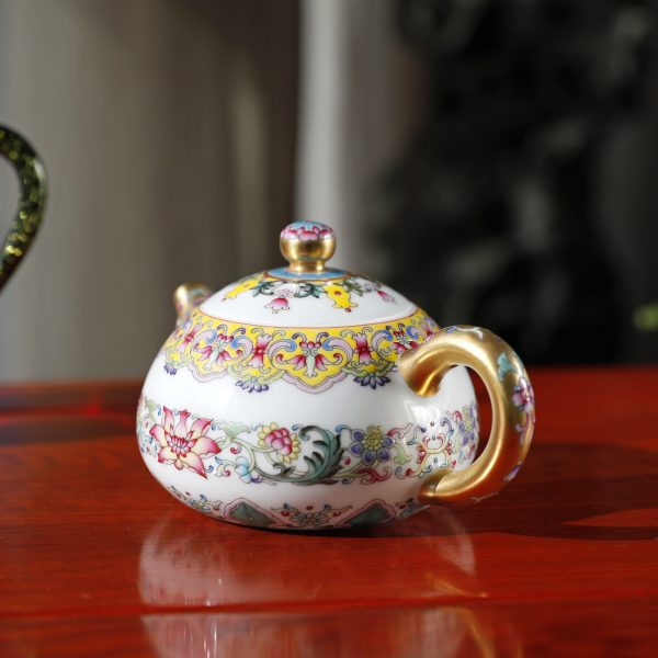 713682b20c29704adff79056388948d53e4896451c6acc9df35023a6250476f1 Jingdezhen Exquisite Handmade Hand-Painted Enamel Ruyi Teapot • Pure Gold Detailing • Chinese Porcelain