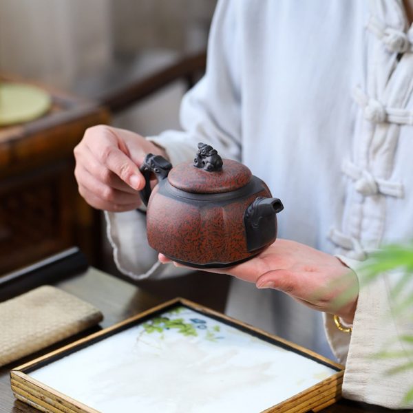 UMZS005-014 Yixing Square Dragon Purple Clay Teapot