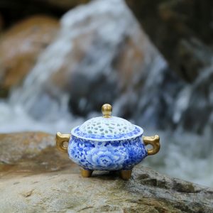 d171eec9de8d7fe675348b9d4cc959b29b2d234070f9014419d2b5436f6e93f9 Premium Handmade Hand-Painted Tea Ware • Exquisite Thousand-Flower Incense Burner • Jingdezhen Openwork Carving • 24K Gold Gilded Incense Burner