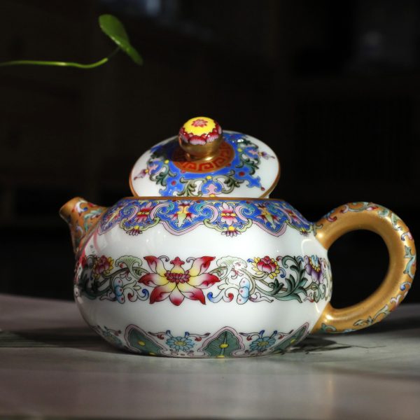 ece1bac39af2ff99259b1e662355ba9da7263649550278449924314e4a657b41 Jingdezhen Exquisite Handmade Hand-Painted Enamel Ruyi Teapot • Pure Gold Detailing • Chinese Porcelain